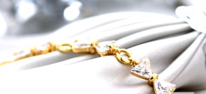 Elegant Style Crystal Decorate Bow Tie Bracelet Gold